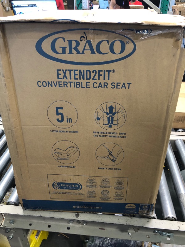 Photo 2 of Graco Extend2Fit Convertible Car Seat | Ride Rear Facing Longer with Extend2Fit, Redmond 2-in-1 Redmond