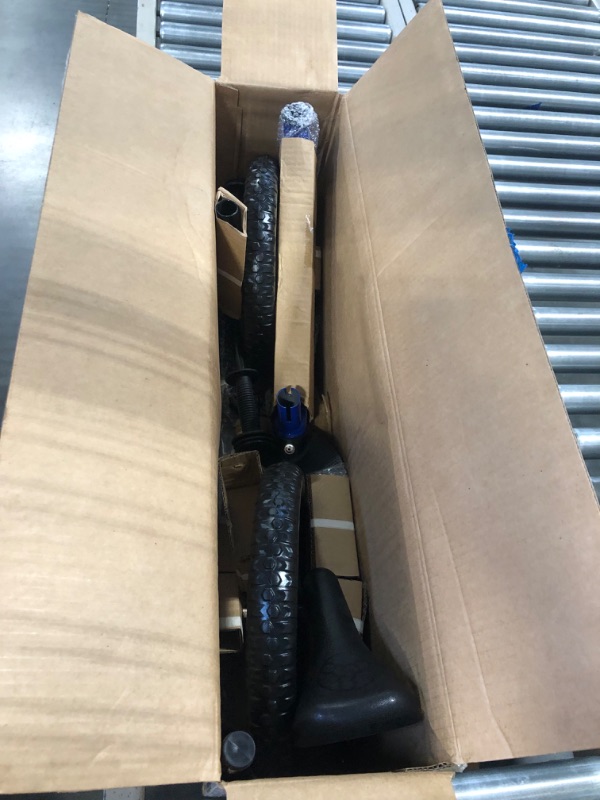 Photo 1 of Balance Bike - Strider Sports International - Blue