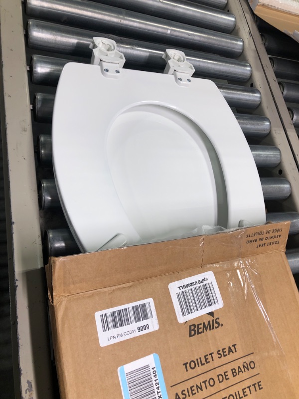 Photo 3 of BEMIS 500EC 390 Toilet Seat with Easy Clean & Change Hinges, 1 Pack Round, Cotton White