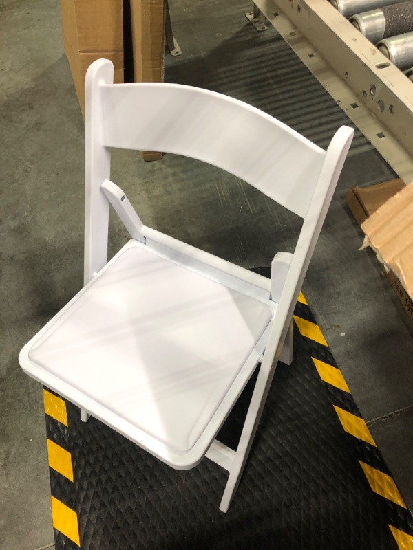 Photo 4 of 4 Pack Folding Chairs White Plastic Folding Chair Comfortable Resin Foldable Chair Lightweight Dining Chairs with PVC Padded Seats for Wedding Events Party Picnic Kitchen Garden Church Indoor Outdoor 4 White