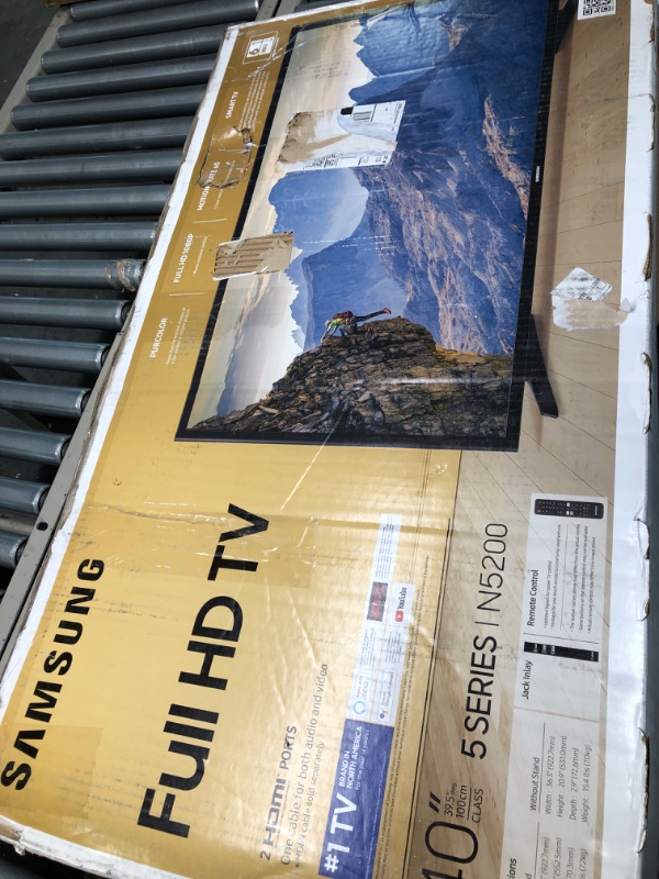 Photo 2 of SAMSUNG 40-inch Class LED Smart FHD TV 1080P (UN40N5200AFXZA, 2019 Model)