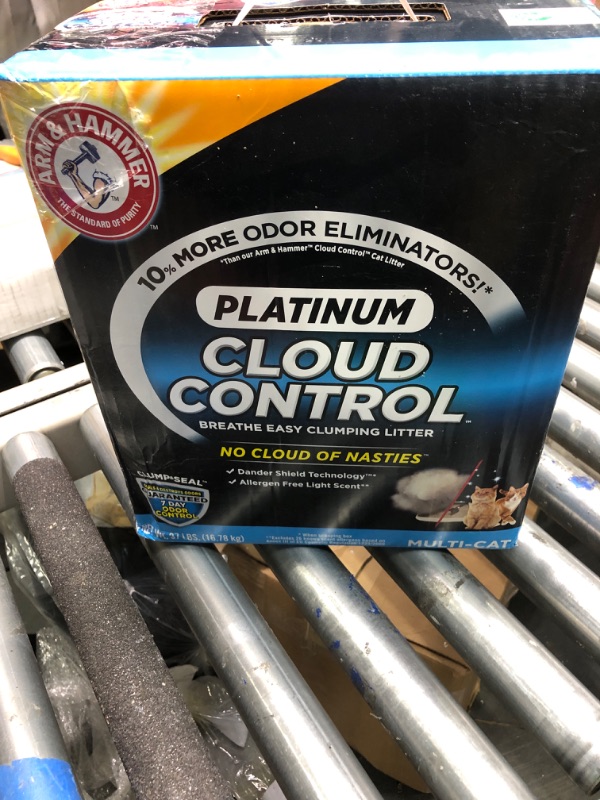 Photo 2 of Arm & Hammer Cloud Control Platinum Multi-Cat Clumping Cat Litter with Hypoallergenic Light Scent, 14 Days of Odor Control, 37 lbs 37 Pounds