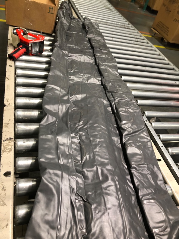 Photo 1 of Rightline Gear Truck Bed Air Mattresses 5.5' to 8' Truck Bed (Full Size)