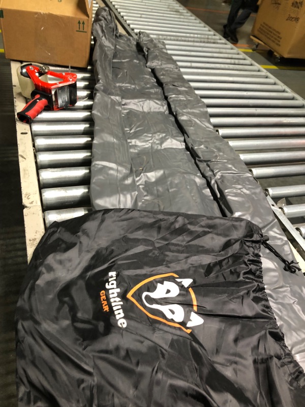 Photo 1 of Rightline Gear Truck Bed Air Mattresses 5.5' to 8' Truck Bed (Full Size)