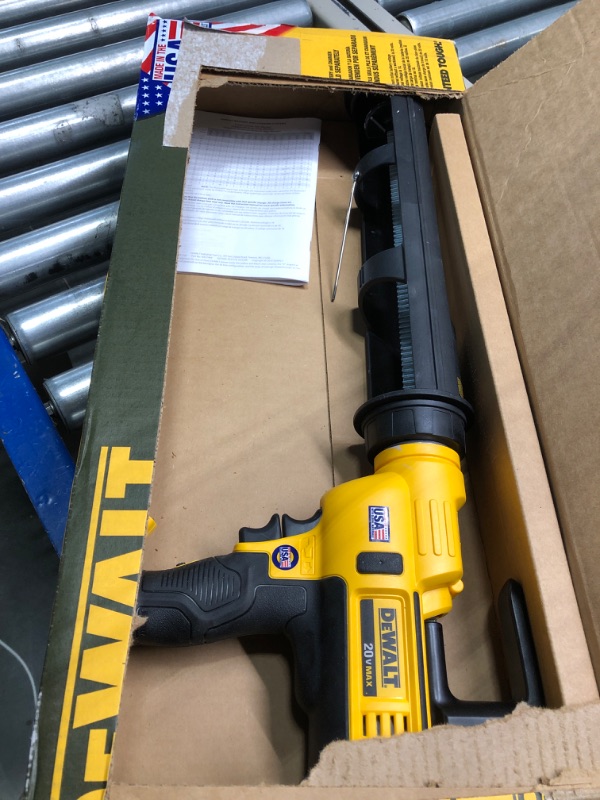 Photo 3 of 20-Volt MAX Cordless 29 oz / 600 ml Adhesive Gun (Tool-Only)