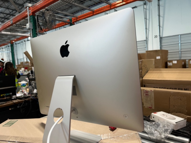 Photo 7 of Apple iMac (21.5-inch, Retina 4K Display, 3.0GHz Quad-core Intel Core i5, 8GB RAM, 1TB) - Silver (Previous Model)
