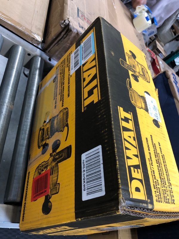 Photo 2 of DEWALT DW618PKB 2-1/4 HP EVS Fixed Base/Plunge Router Combo Kit with Soft Start with DW6183 D-Handle Base for DW616/618 Routers w/ D-Handle Base