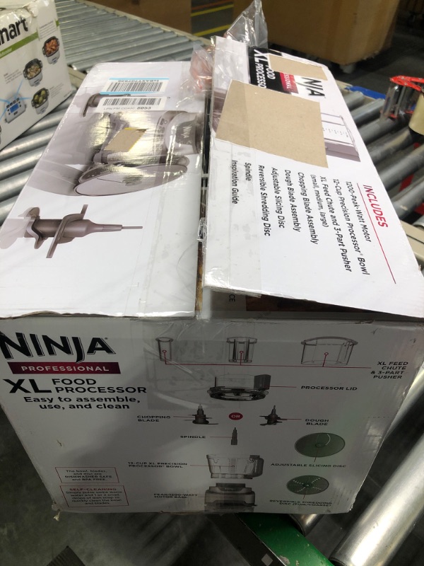 Photo 2 of ***FOR PARTS ONLY***

Ninja NF701 Professional XL Food Processor, 1200 Peak-Wattage. 4 Functions for Chopping, Slicing/Shredding, Purees & Dough. 12-Cup Processor Bowl, Feed Chute/3-Part Pusher, 2 Blades & 2 Discs, Silver 96 Oz. Bowl + 1200 Peak Watts