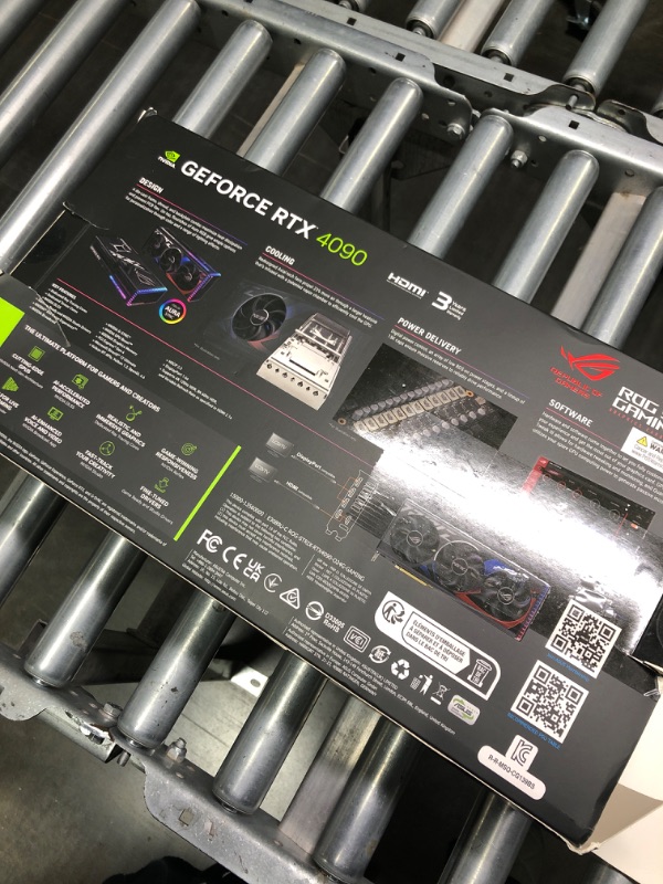 Photo 8 of ASUS ROG Strix GeForce RTX® 4090 OC Edition Gaming Graphics Card (PCIe 4.0, 24GB GDDR6X, HDMI 2.1a, DisplayPort 1.4a) Black ROG-STRIX-RTX4090-O24G-GAMING