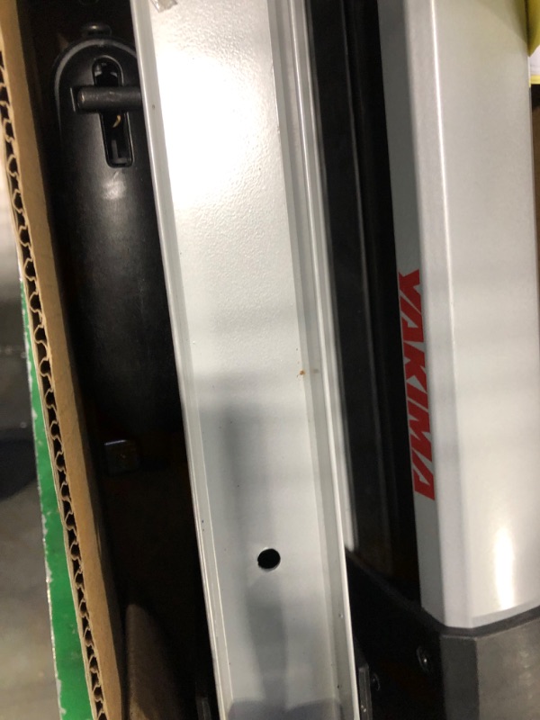 Photo 1 of YAKIMA, PowderHound 6 Ski & Snowboard Mount, Fits Up to 2 Pairs of Skis or Snowboards, Rides Quietly, Fits Most Roof Racks, Black and silver 