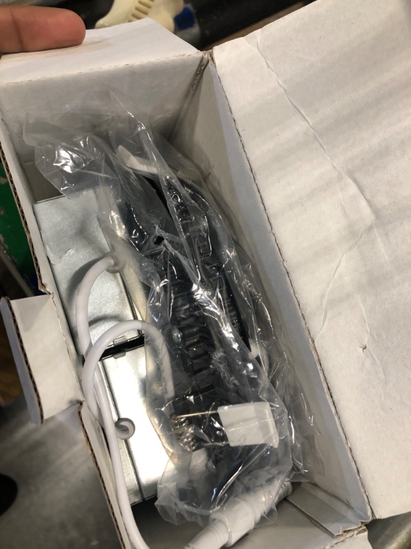 Photo 1 of 1 Pack 4 Inch LED Retrofit Recessed Lighting, 5CCT 4 Inch Can Lights Selectable 2700K-6000K Dimmable, 9W 630LM Recessed DownLights with Metal Smooth Trim- ETL and Energy Star Certified