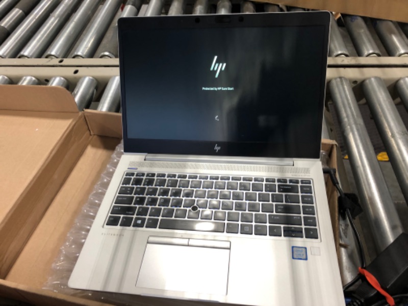 Photo 3 of ***LOCK UNABLE TO RESTART** HP EliteBook 840 G5 14 inches Full HD Laptop, Touch Screen, Core i5-8350U 1.7GHz , 16GB RAM, 256GB Solid State Drive, Webcam, Windows 10 Pro 64Bit (Renewed)