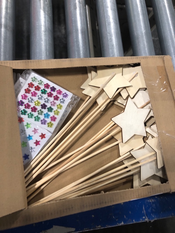 Photo 2 of 57 Pcs Star Princess Fairy Wands Kit Make Your Own Princess Wand DIY Art Craft Magical Wand Include 18 Star Wooden Fairy Wands 9 Gem Stickers 20 Ribbons 10 Markers Party Supply1013310763
LPNPMCD4012742
