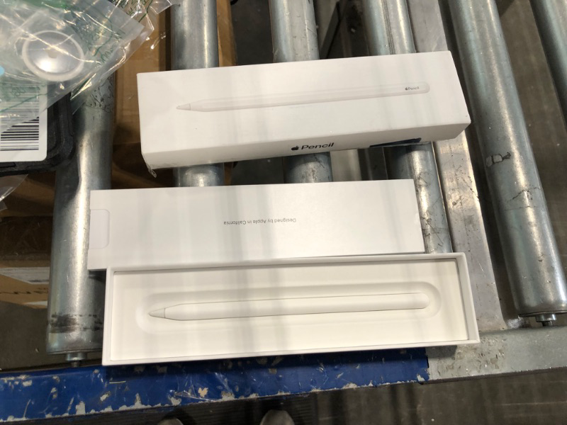 Photo 2 of Apple Pencil (2nd Generation)