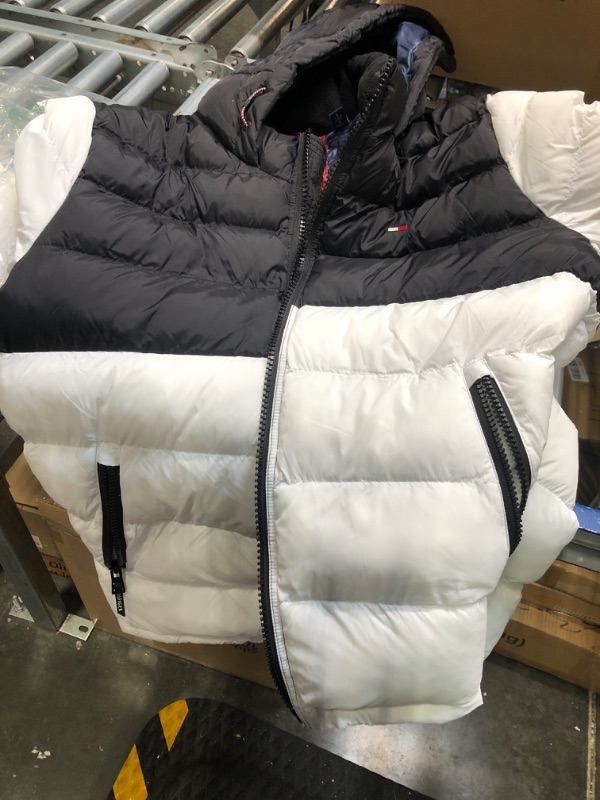 Photo 1 of Tommy Hilfiger Men's Hooded Puffer Jacket Small Black/White 2 Tone LARGE
