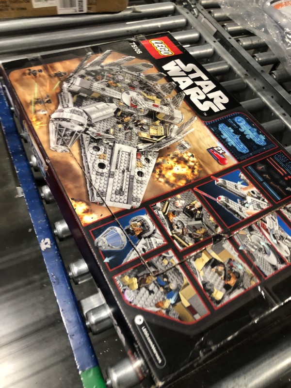 Photo 2 of LEGO Star Wars Millennium Falcon 75105