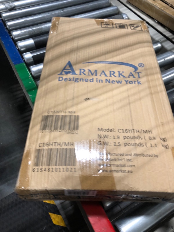 Photo 1 of Armarkat Cat Bed C16HTH/MH