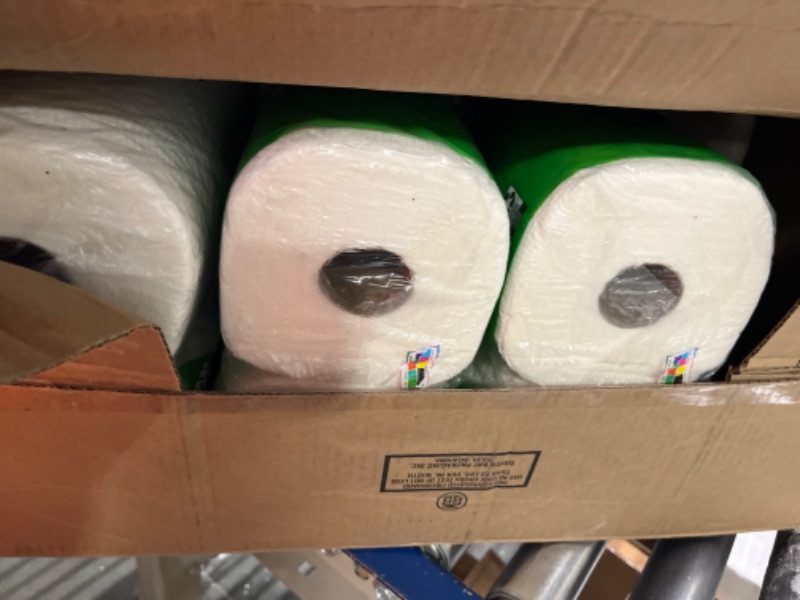 Photo 3 of ***missing 1 pck**Quick-Size Paper Towels, White, 16 Family Rolls = 40 Regular Rolls (2048 Sheets Total) 2048 Count (Pack of 1)