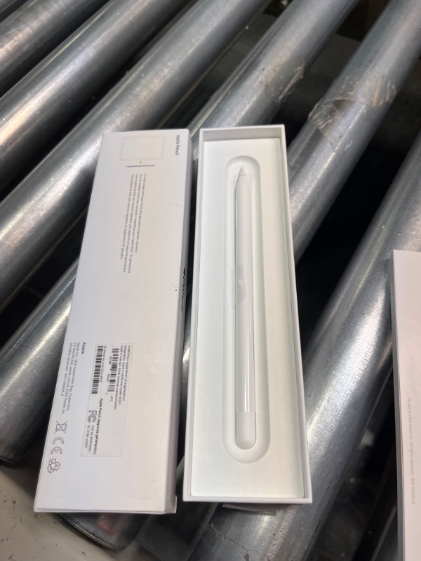 Photo 2 of Apple Pencil (2nd Generation)