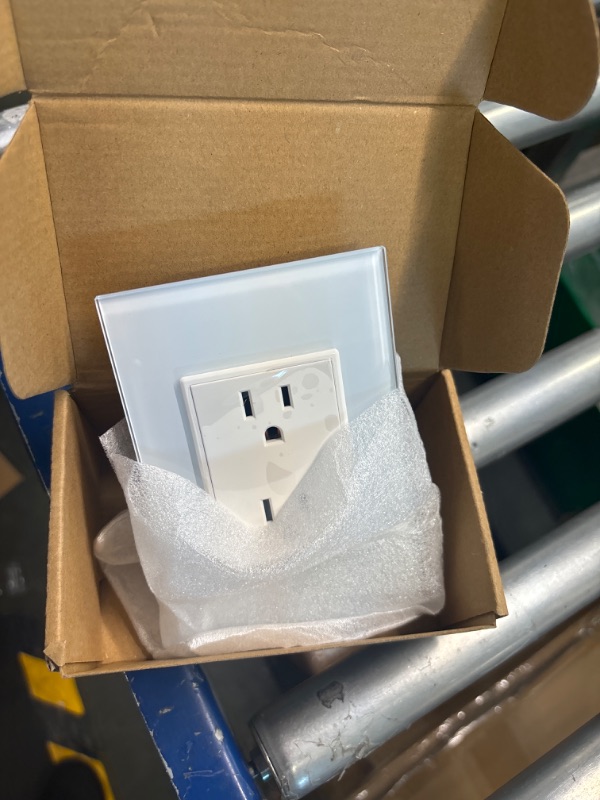 Photo 2 of 
LIVOLO White US Standard Vertical Duplex Receptacle Electrical Outlets , with Tempered Glass Panel(15A),AC 110~220V