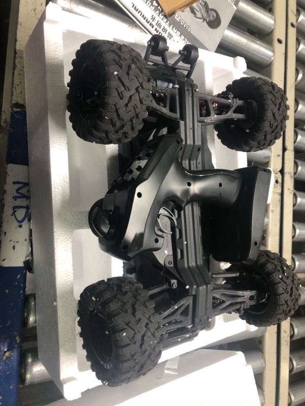 Photo 4 of FUUY RC Cars for Adults 1:10 Large Remote Control Car 45KPH High-Speed RC Truck with 2 Batteries All Terrain Waterproof Off Road Fast RC Car with 550 Power Motor Toys Gift for Youth 1:10 Brushed