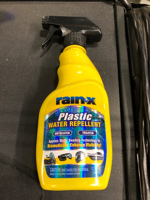 Photo 2 of Rain-X 620036 Plastic Treatment - 12 fl. oz. Pack of 1