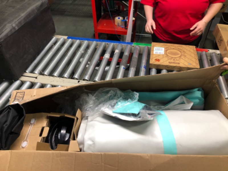 Photo 1 of **Gently Used/Stock Photo shows different color Actual Color:Teal** VOFiTNY All Purpose Gymnastics Mat 6.6/10/13/16/20 ft Sturdy Inflatable Tumble Track for Home/Gym Black 6.6ft*6.6ft*4inches(2m*2m*0.1m)