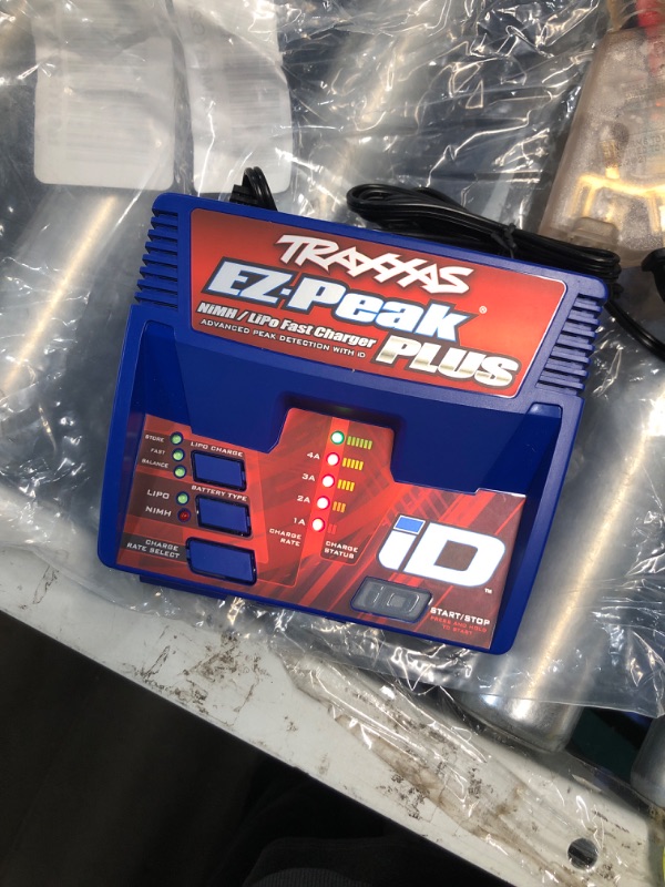 Photo 2 of (READ FULL POST) Traxxas 2970 EZ-Peak Plus 4-Amp NiMH/LiPo Fast Charger with ID Auto Battery Identification Vehicle
