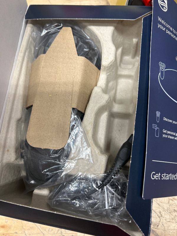 Photo 1 of Philips Norelco Series 9400 Wet & Dry Men's Rechargeable Electric Shaver - S9502/83