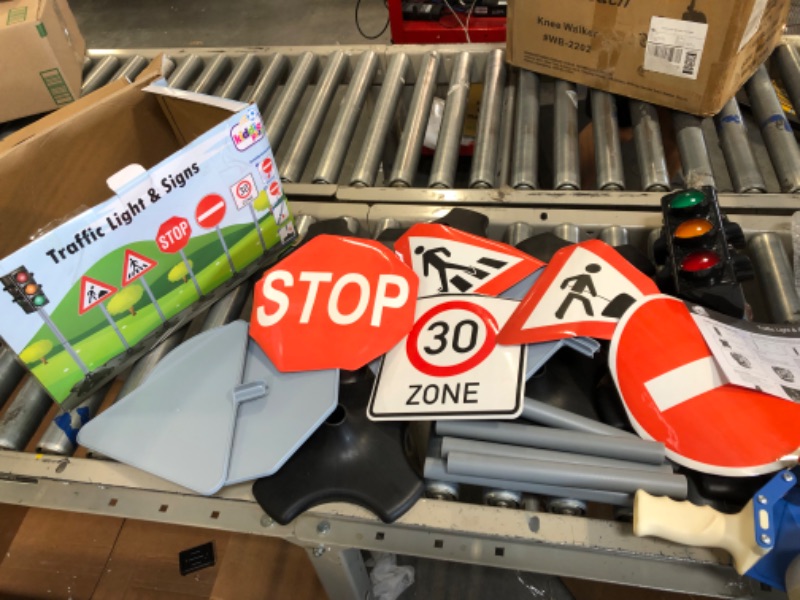 Photo 1 of Kiddie Play Traffic Light Toys for Kids with 5 Street Signs