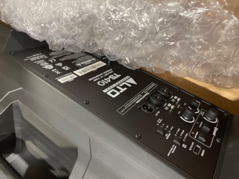 Photo 1 of Alto Professional TS410 - 2000W 10" Powered PA Speaker with 3 Channel Mixer, Bluetooth Streaming, Wireless Loudspeaker linking, DSP and Alto App New Model with Bluetooth 10" woofer

*** MISSING CHARGER *** 