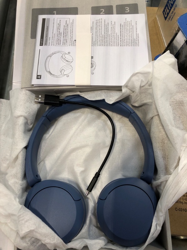 Photo 3 of Sony WH-CH520L Wireless Bluetooth Headphones - Up to 50 Hours Battery Life with Quick Charge Function, On-Ear Model - Matte Blue