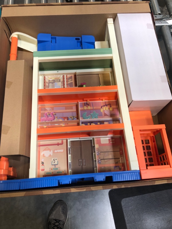 Photo 2 of Bluey Hammerbarn Shopping Center Mega Set, 4 Level, 22" Tall Playset with Working Lift and Trolley Return, Lights and 45+ Sounds. 3 Figures. 15 Accessories & Tradie Ute Vehicle | Amazon Exclusive Hammerbarn Shopping Center Mega Set - Exclusive