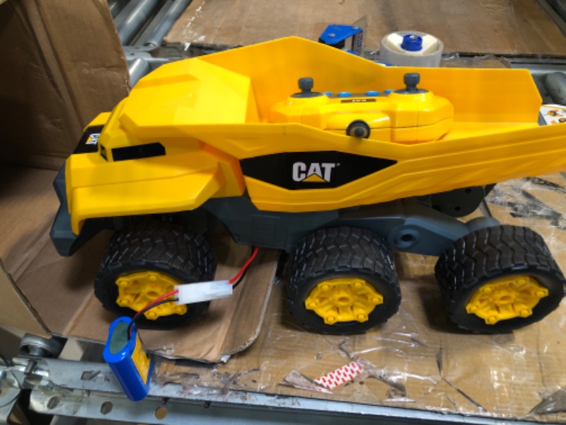 Photo 2 of CAT® MASSIVE MOVER REMOTE CONTROL