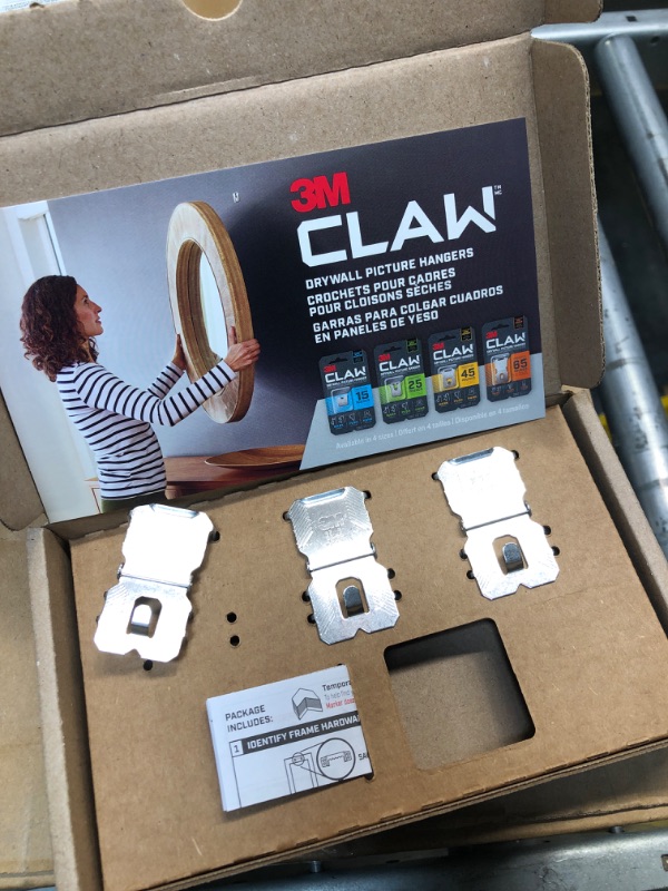 Photo 3 of 3M CLAW 3PH65M-3ESF Temporary Spot, Holds 65 lbs, 3 Markers/Pack Drywall Picture Hanger, 0 65 lb 3 Pack
