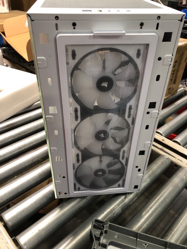 Photo 1 of Corsair iCUE 4000X RGB Mid-Tower ATX PC Case - White (CC-9011205-WW)