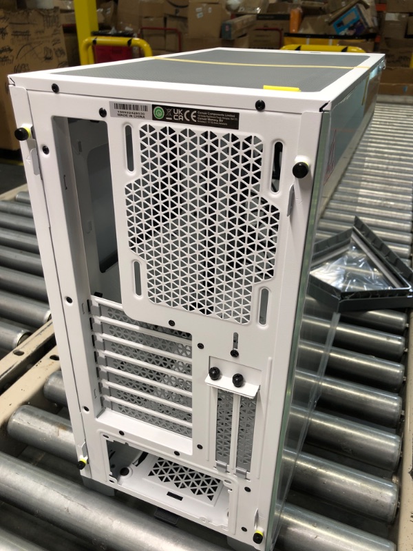 Photo 1 of Corsair iCUE 4000X RGB Mid-Tower ATX PC Case - White (CC-9011205-WW)