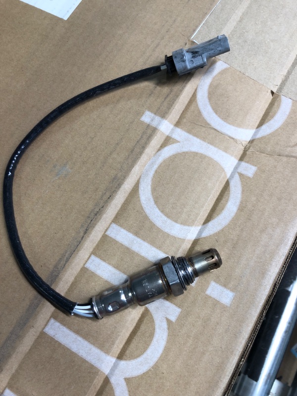 Photo 3 of GM Genuine Parts 12661898 Heated Oxygen Sensor