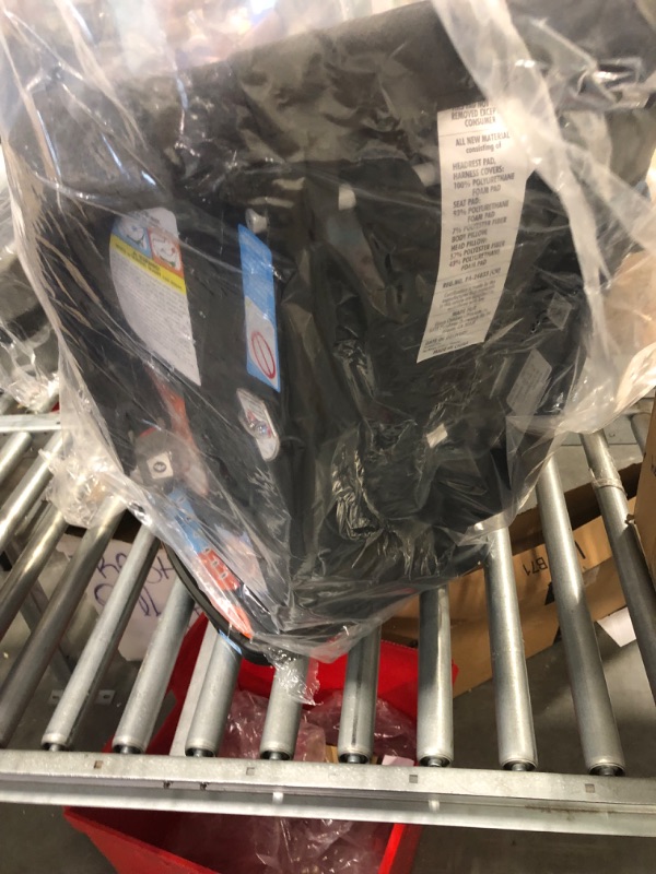 Photo 1 of Graco Extend2Fit Convertible Car Seat, Gotham