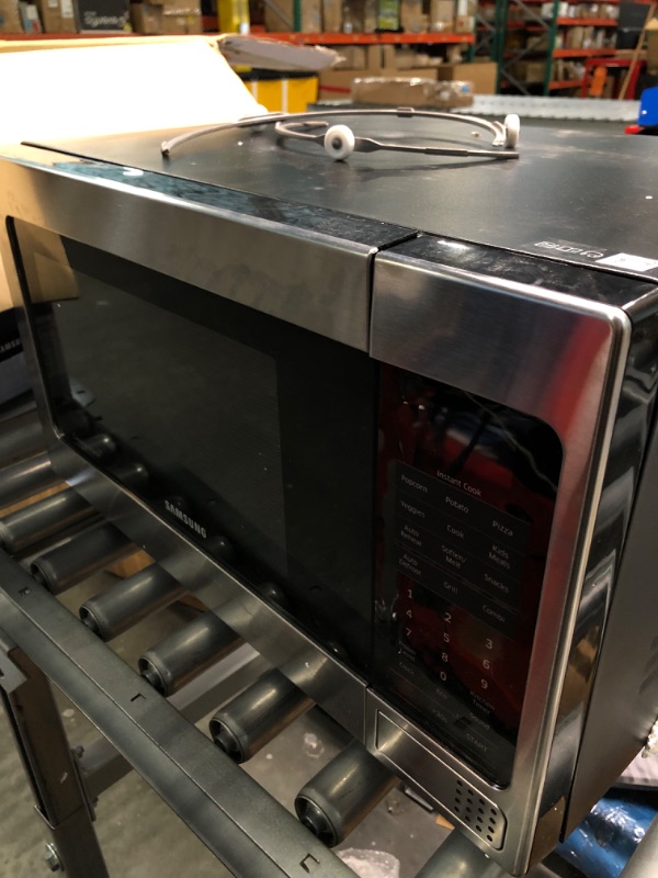 Photo 4 of 1.1 Cu. Ft. Countertop Microwave with Grilling Element