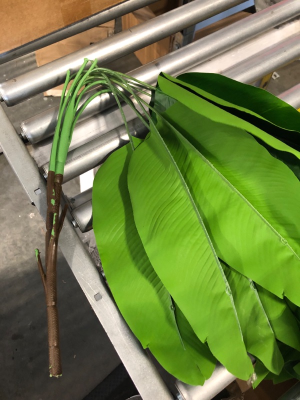 Photo 3 of Bird Fiy Artificial Plant Fake Banana Tree Leaves with Stems Faux Palm Tree Imitation Frond Artificial Leaf Tropical Plants Greenery Floral Arrangement Hawaiian Luau Jungle Beach Wedding Party 2