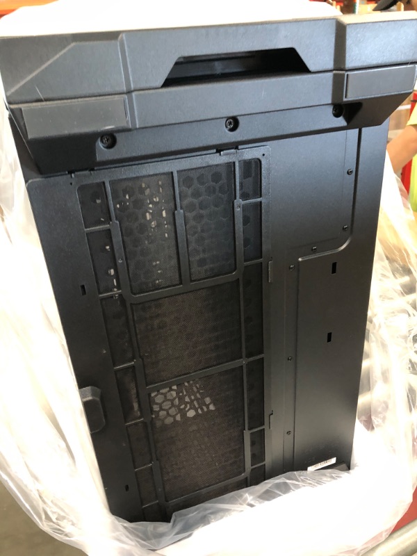 Photo 3 of Thermaltake CTE C750 Air E-ATX Full Tower with Centralized Thermal Efficiency Design; 3x140mm CT140 Fans Pre-Installed; Tempered Glass Side Panel; Mesh Front Panel; CA-1X6-00F1WN-00; Black