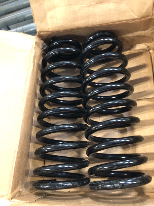 Photo 3 of MOOG 81300 Coil Spring Set