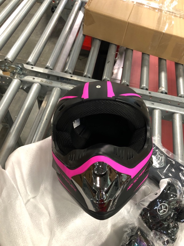 Photo 5 of Anti-Collision Dirt Bike Helmet Trend Skull ATV DOT Approved BMX Helmet SUV Mask Goggles Gloves,Dirt Bike Downhill Off-Road Mountain Bike Helmet 4-Piece Set Pink Small