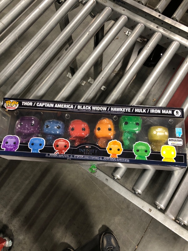 Photo 3 of Funko POP! Artist Series: Marvel Infinity Saga - Avengers with Base (6 Pack) Amazon Exclusive, Multicolor, (57619)
