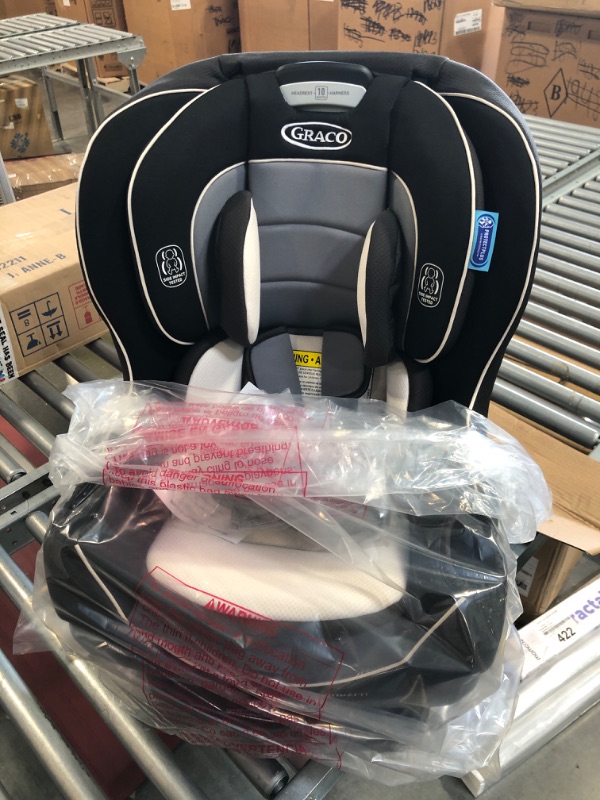 Photo 3 of Graco Extend2Fit Convertible Car Seat, Gotham