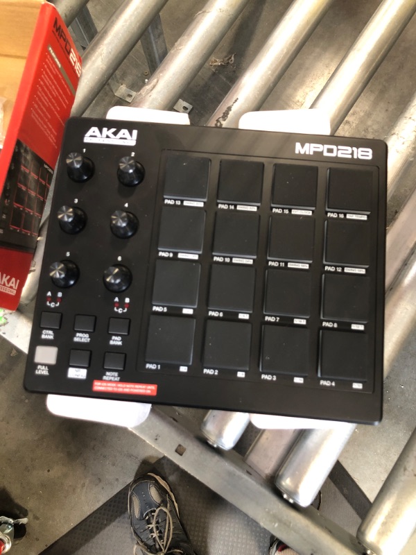 Photo 3 of Akai MPD218 Playable Pad Controller