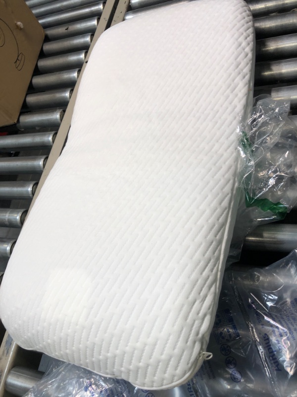 Photo 1 of 1 memory foam pillow
