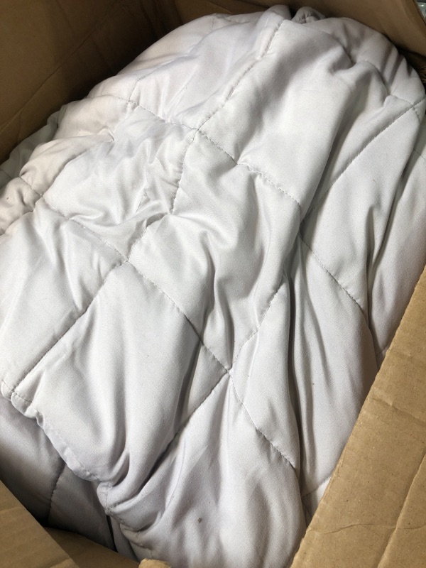 Photo 1 of weighted blanket 