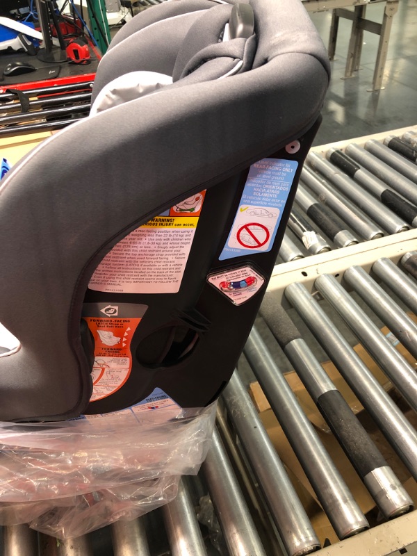 Photo 1 of Graco Extend2Fit Convertible Car Seat | Ride Rear Facing Longer with Extend2Fit, Redmond 2-in-1 Redmond
